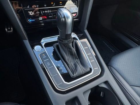 Used 2023 Volkswagen Arteon SE image 18