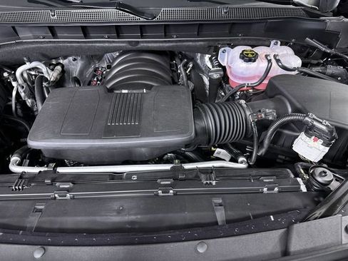 New 2026 Chevrolet Suburban LT w/ Comfort Package AWD/4WD image 30