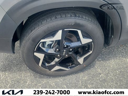Certified 2024 Kia Seltos EX FWD image 7