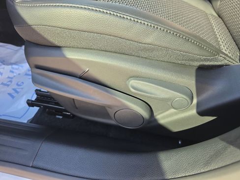 New 2026 Jeep Compass Latitude image 13