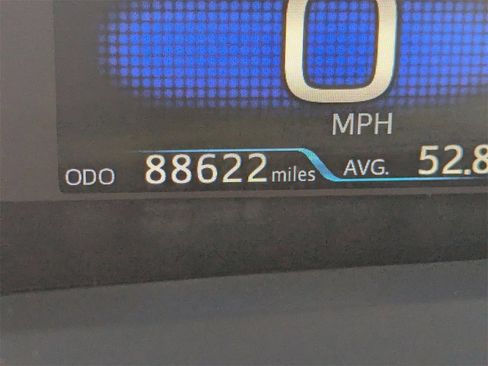 Used 2022 Toyota Prius LE image 31