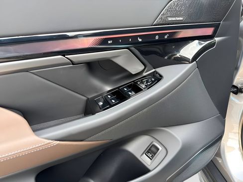 New 2027 BMW i5 xDrive40 AWD/4WD image 12