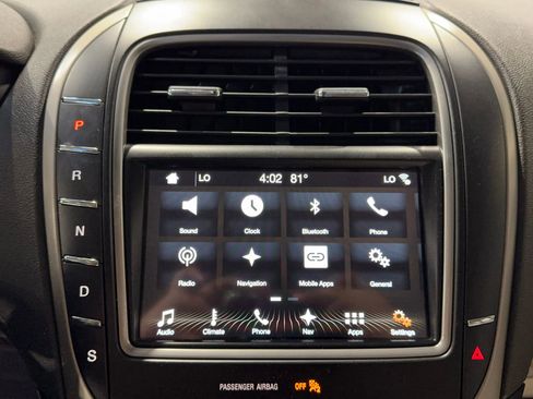 Used 2017 Lincoln MKX Reserve w/ Luxury Package image 32