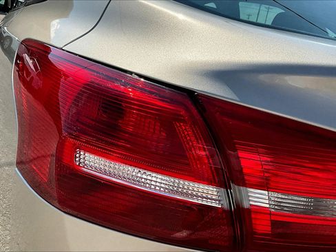 Used 2018 Ford Focus SE image 28