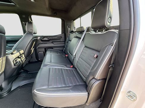 Used 2022 GMC Sierra 1500 AT4X image 25