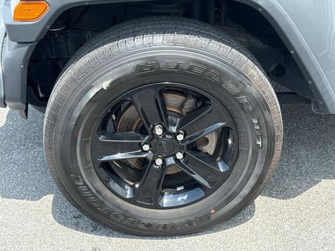 Used 2018 Jeep Wrangler Unlimited Sport image 29