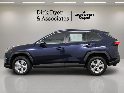 Used 2020 Toyota RAV4 XLE w/ Convenience Package image 8
