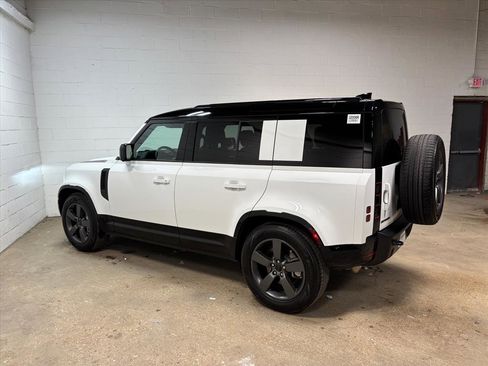 Used 2026 Land Rover Defender 110 X-Dynamic SE image 10