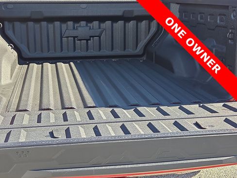 Used 2025 Chevrolet Colorado LT w/ LT Convenience Package image 9