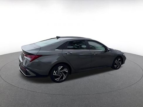 Used 2025 Hyundai Elantra SEL image 15