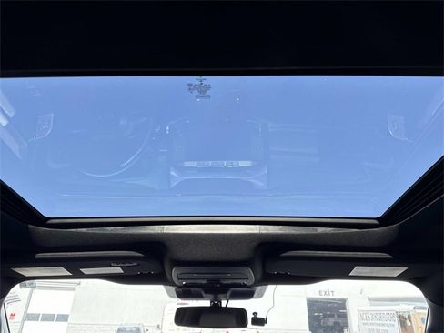 Used 2022 Ford F150 Lariat w/ Equipment Group 502A High image 18