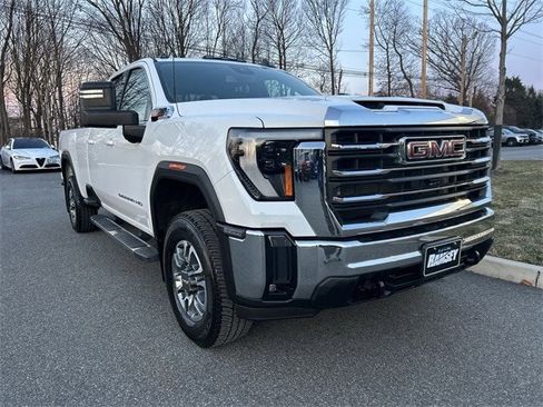 Used 2024 GMC Sierra 3500 SLE image 2