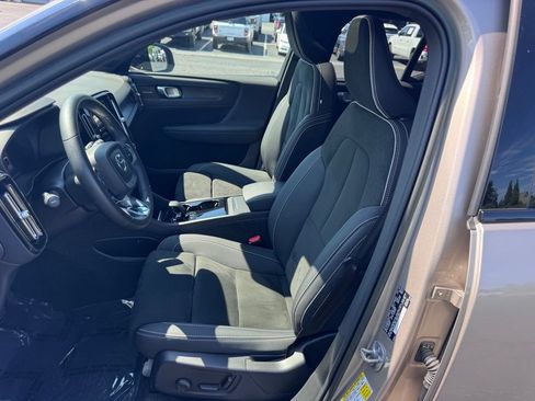 Used 2023 Volvo XC40 Recharge Ultimate w/ Protection Package Premier AWD/4WD image 27