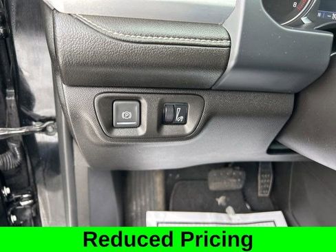 Used 2023 GMC Acadia SLT image 19