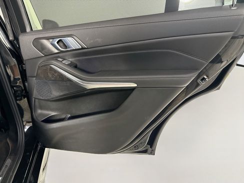 Used 2022 BMW X7 xDrive40i w/ M Sport Package AWD/4WD image 28