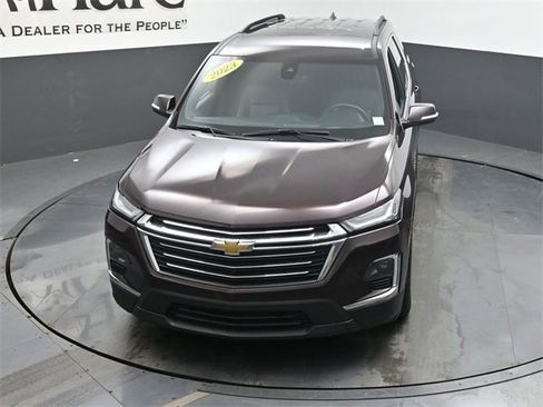 Used 2023 Chevrolet Traverse LT w/ LT Premium Package image 58