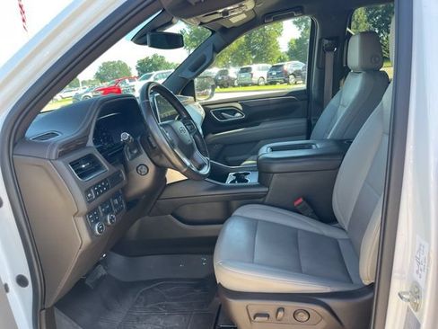 Used 2022 Chevrolet Suburban Z71 w/ Z71 Off-Road Package AWD/4WD image 16
