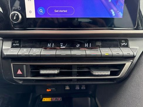 Used 2025 Toyota Camry LE image 30