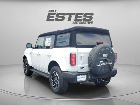 Used 2023 Ford Bronco Outer Banks AWD/4WD image 2