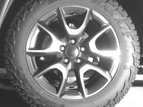 Used 2025 Jeep Compass Trailhawk AWD/4WD image 14