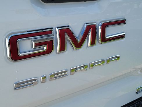 New 2026 GMC Sierra 1500 Elevation AWD/4WD image 8
