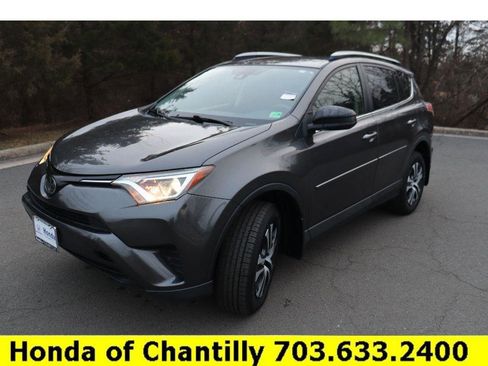Used 2018 Toyota RAV4 LE image 3