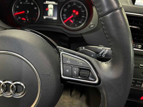 Used 2018 Audi Q3 2.0T Premium Plus w/ Premium Plus Package image 28