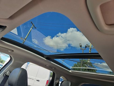Certified 2023 Kia Sorento S w/ Panoramic Sunroof Package AWD/4WD image 15