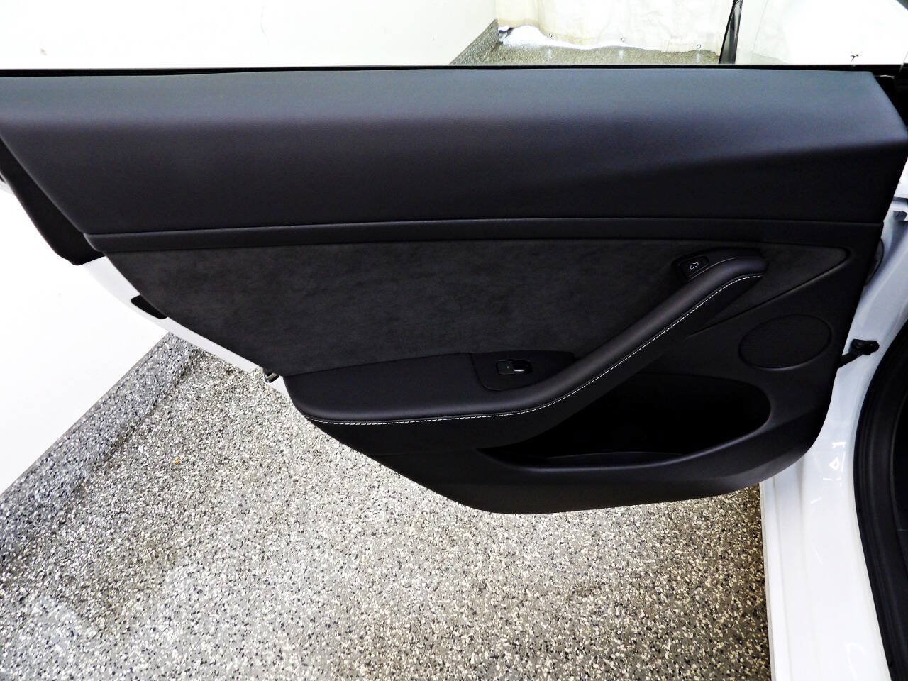 Used 2023 Tesla Model 3 Standard Range RWD image 9