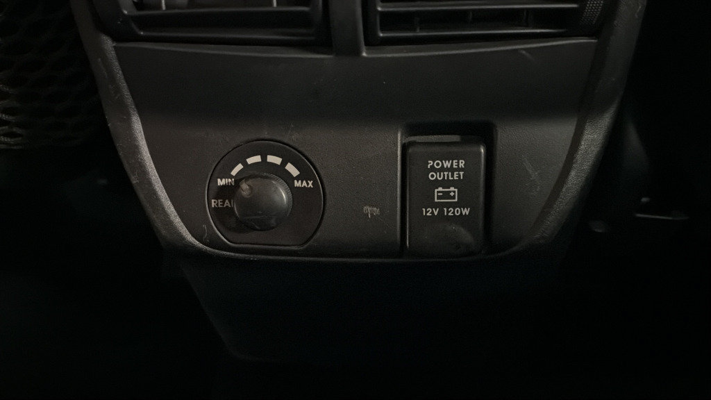 Used 2010 Mitsubishi Endeavor SE AWD/4WD image 33