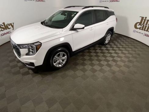 Certified 2023 GMC Terrain SLE w/ Driver Convenience Package image 4