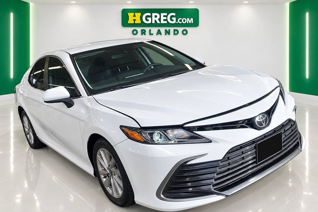 Used 2021 Toyota Camry LE FWD image 4