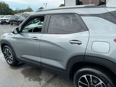 Used 2026 Chevrolet TrailBlazer LT FWD image 3