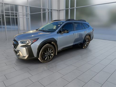 Used 2023 Subaru Outback Onyx Edition image 4