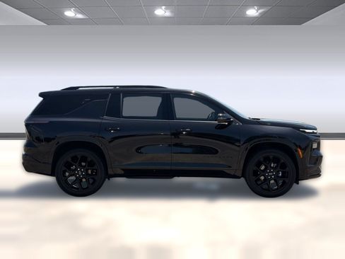 Used 2025 Chevrolet Traverse RS w/ LPO, Floor Liner Package FWD image 8