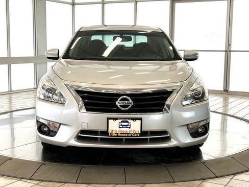 Used 2013 Nissan Altima 3.5 SV image 2