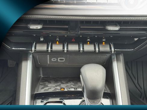 Used 2023 Chevrolet Colorado LT w/ LT Convenience Package III image 12