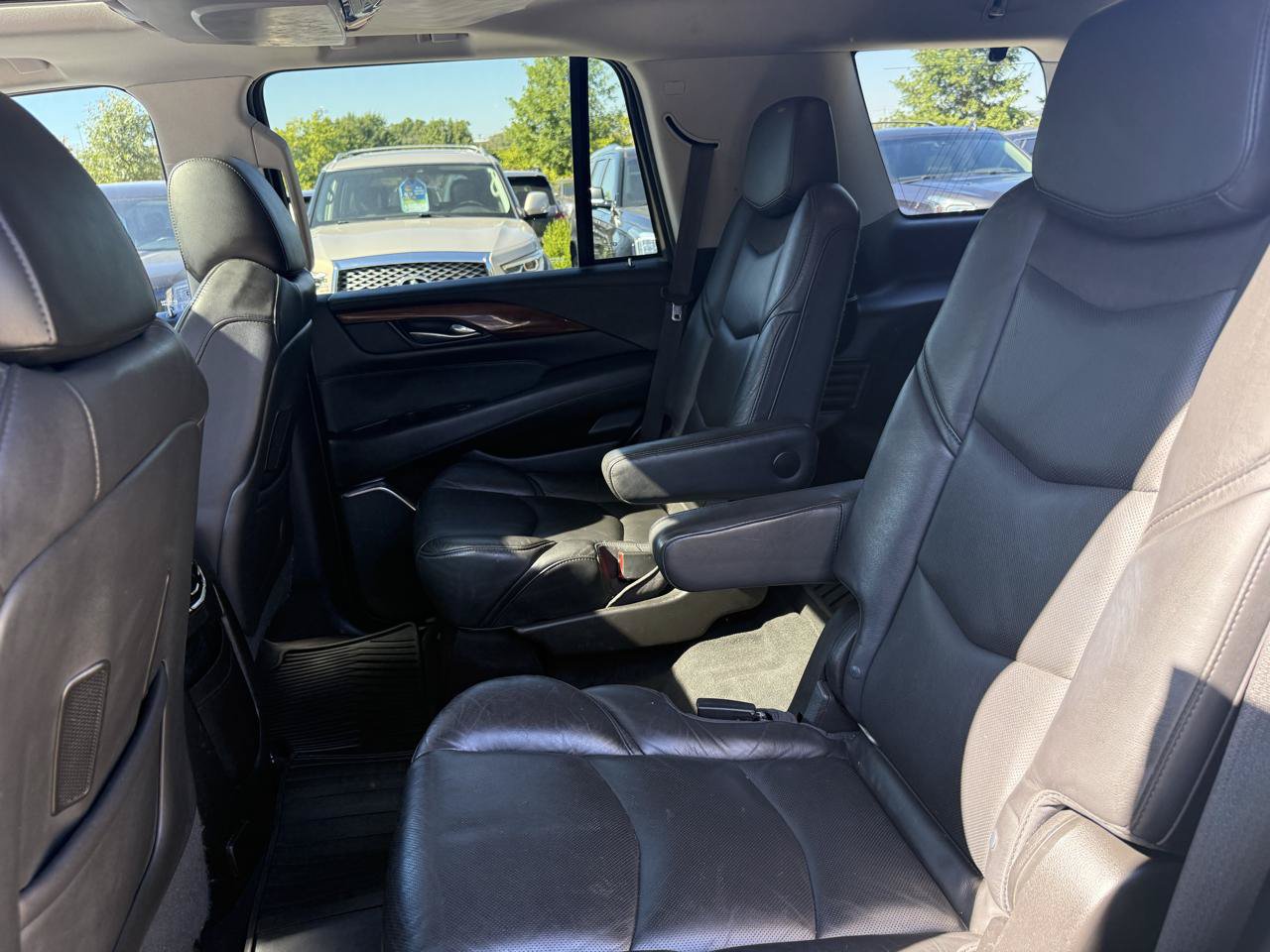 Used 2018 Cadillac Escalade Luxury RWD image 14