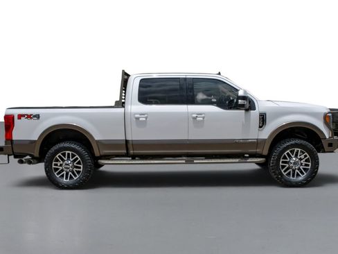 Used 2019 Ford F250 Lariat w/ Lariat Ultimate Package AWD/4WD image 5