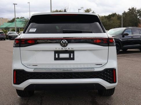 New 2026 Volkswagen Tiguan SEL R-Line image 6