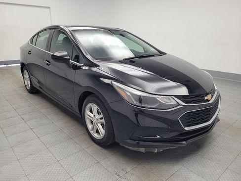 Used 2018 Chevrolet Cruze LT w/ Sun And Sound Package image 13