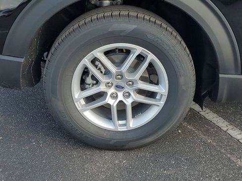 New 2026 Ford Explorer Active image 5