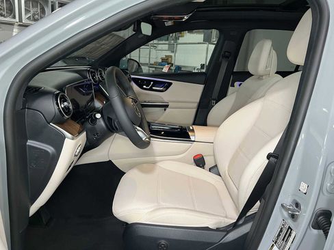 New 2025 Mercedes-Benz GLC 300 4MATIC image 22