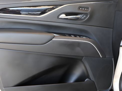 Used 2021 Cadillac Escalade Sport w/ LPO, ONYX Package AWD/4WD image 9
