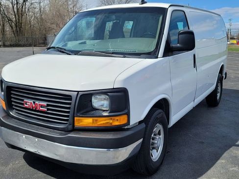 Used 2017 GMC Savana 2500 RWD image 3