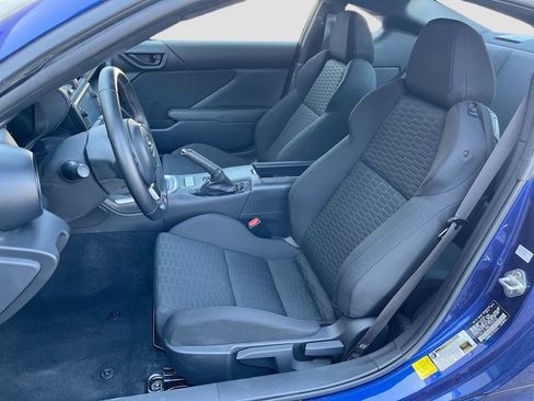 Used 2025 Toyota GR86 w/ ALL Weather Mat Package (TMS) RWD image 21