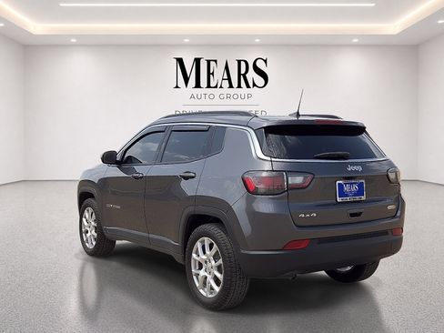 Used 2023 Jeep Compass Latitude w/ Sun and Sound Group AWD/4WD image 3
