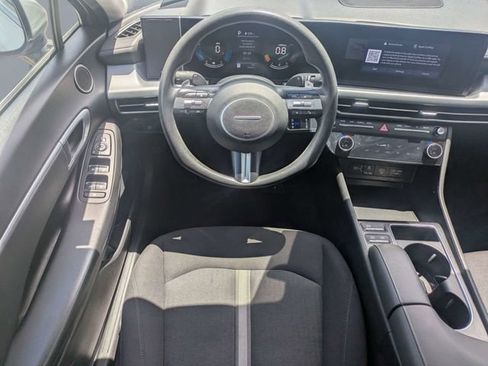 Used 2025 Hyundai Sonata SEL FWD image 15