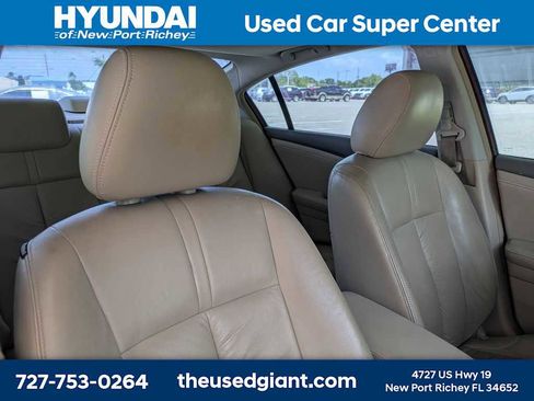 Used 2010 Nissan Altima 2.5 SL w/ SL Pkg FWD image 6