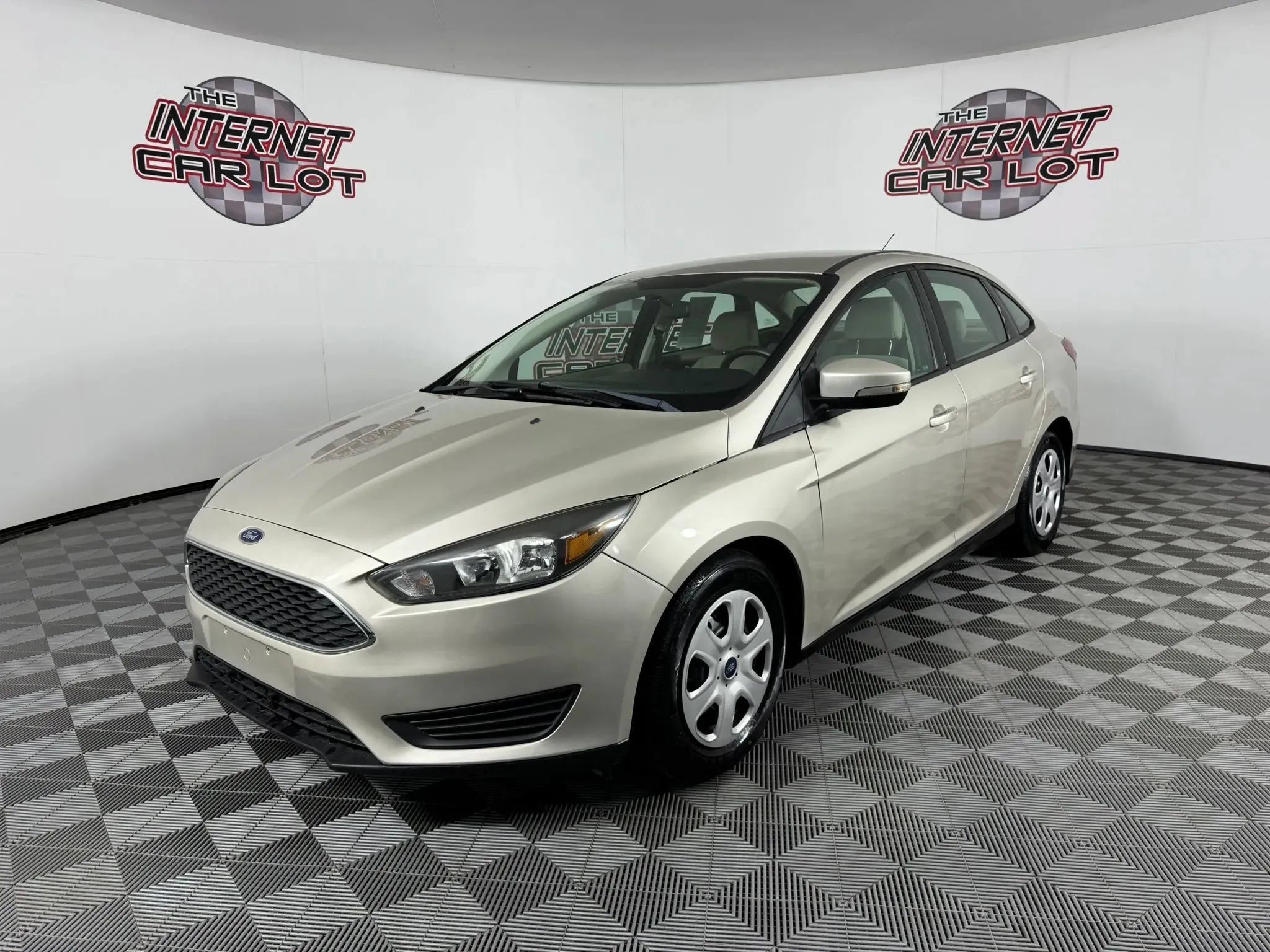 Used 2017 Ford Focus SE FWD image 3